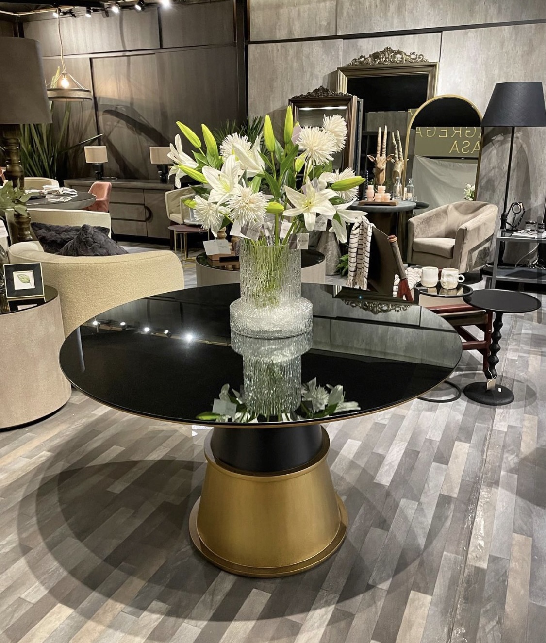 LARCOLLECTION